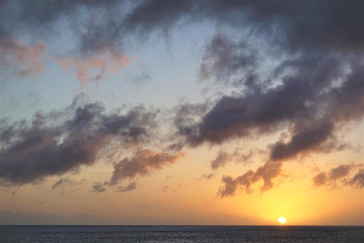Hotel Okinawa Ocean Front Chatan Esterno foto