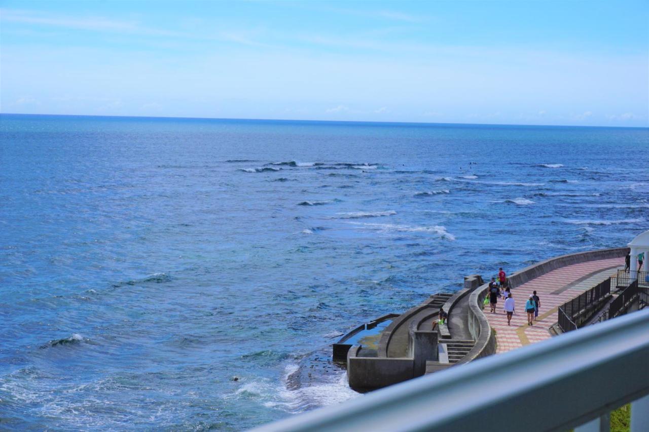 Hotel Okinawa Ocean Front Chatan Esterno foto