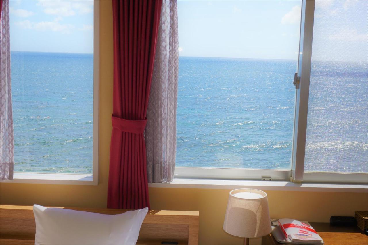 Hotel Okinawa Ocean Front Chatan Esterno foto