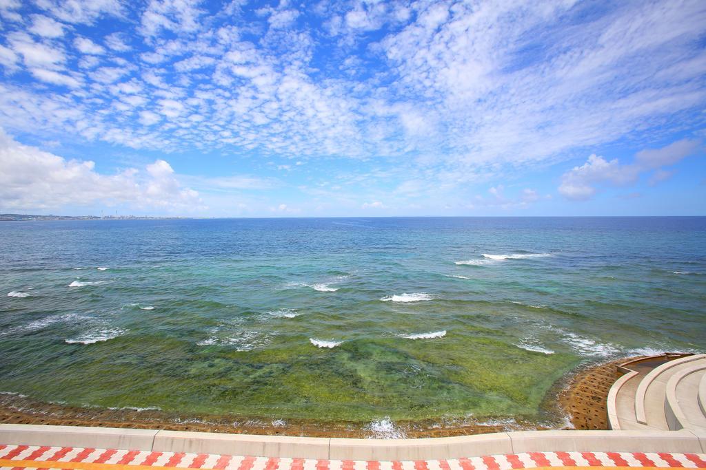 Hotel Okinawa Ocean Front Chatan Esterno foto