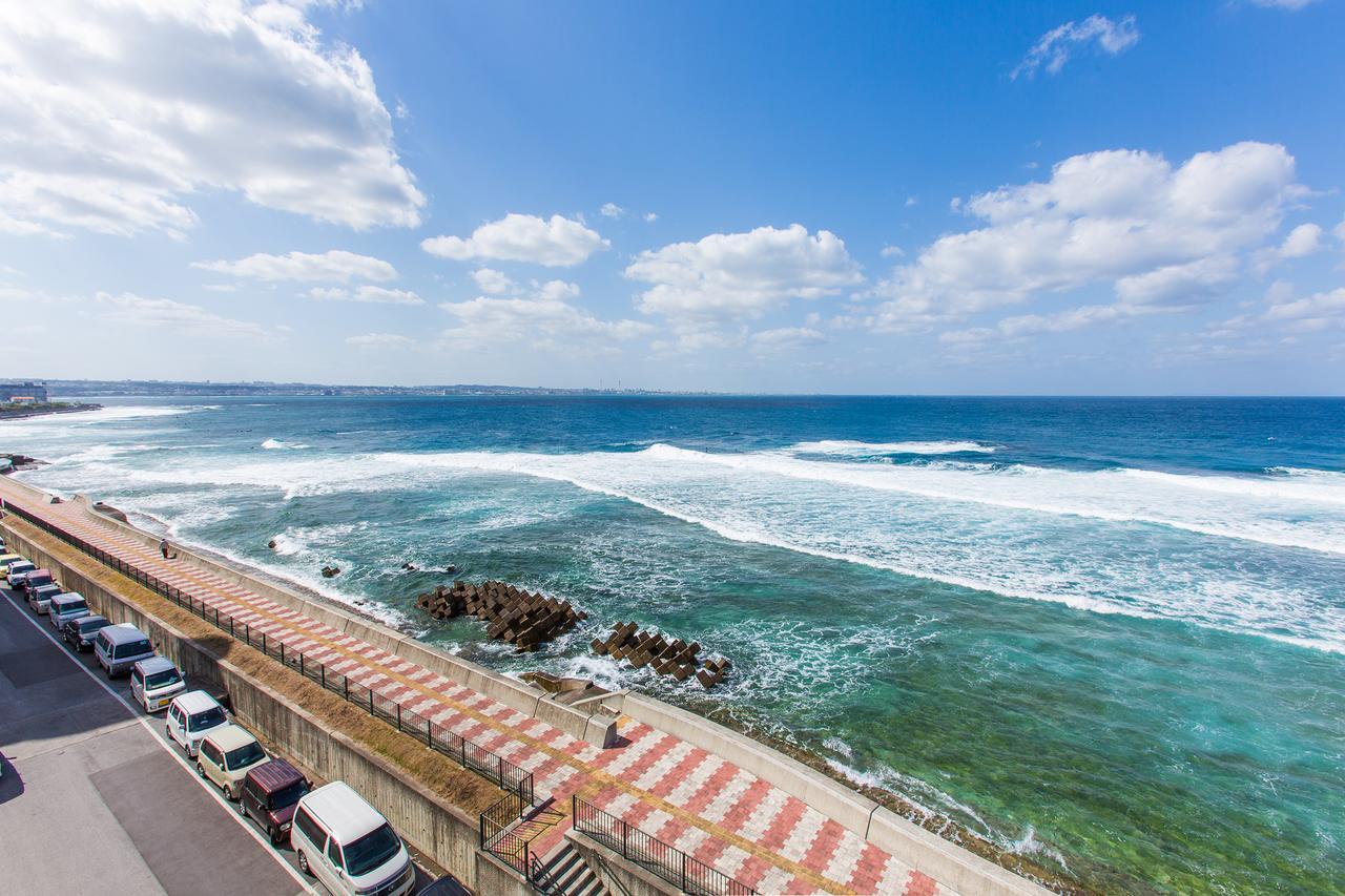 Hotel Okinawa Ocean Front Chatan Esterno foto